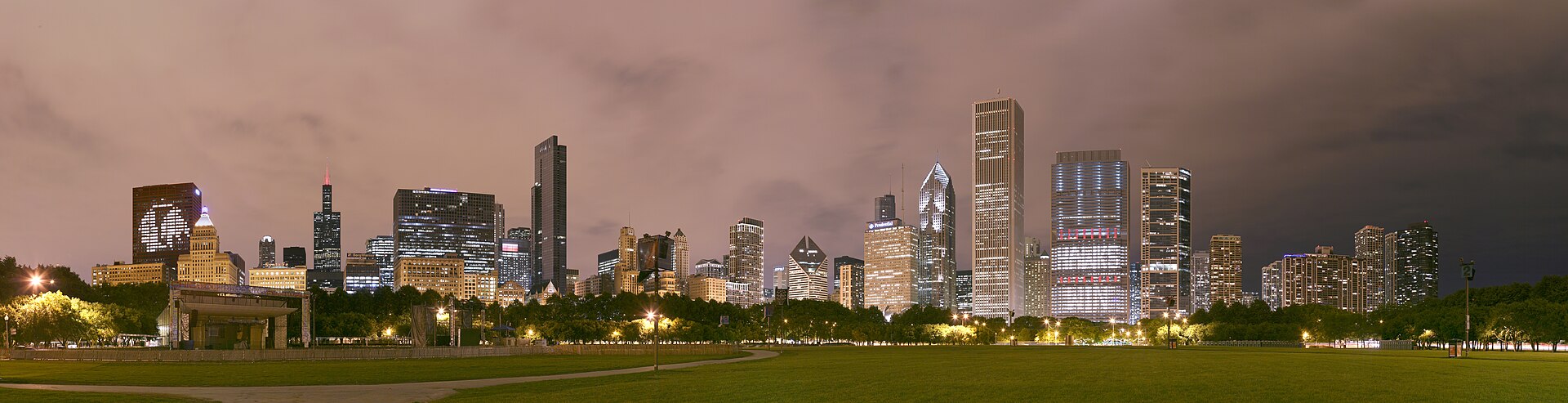 Chicago skyline at dusk